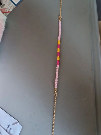 Collier tour de cou perles roses