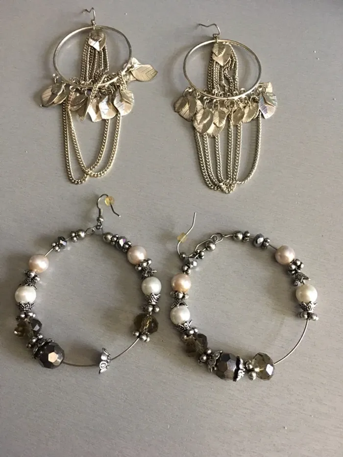 2 paires de boucles d’oreilles fantaisie