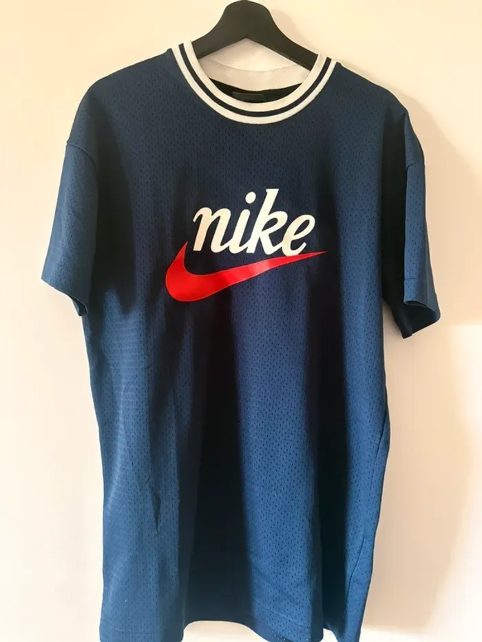 T-shirt en mesh bleu Nike