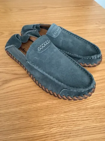 Mocassins légers en cuir vert neuf taille 45