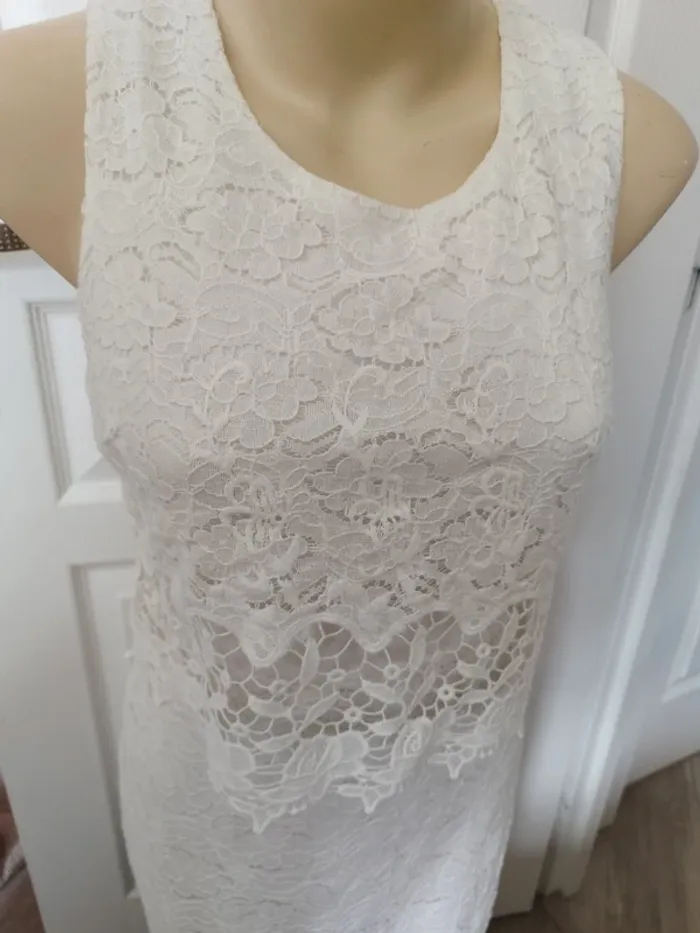 Robe en dentelle blanche taille 36 - photo numéro 3