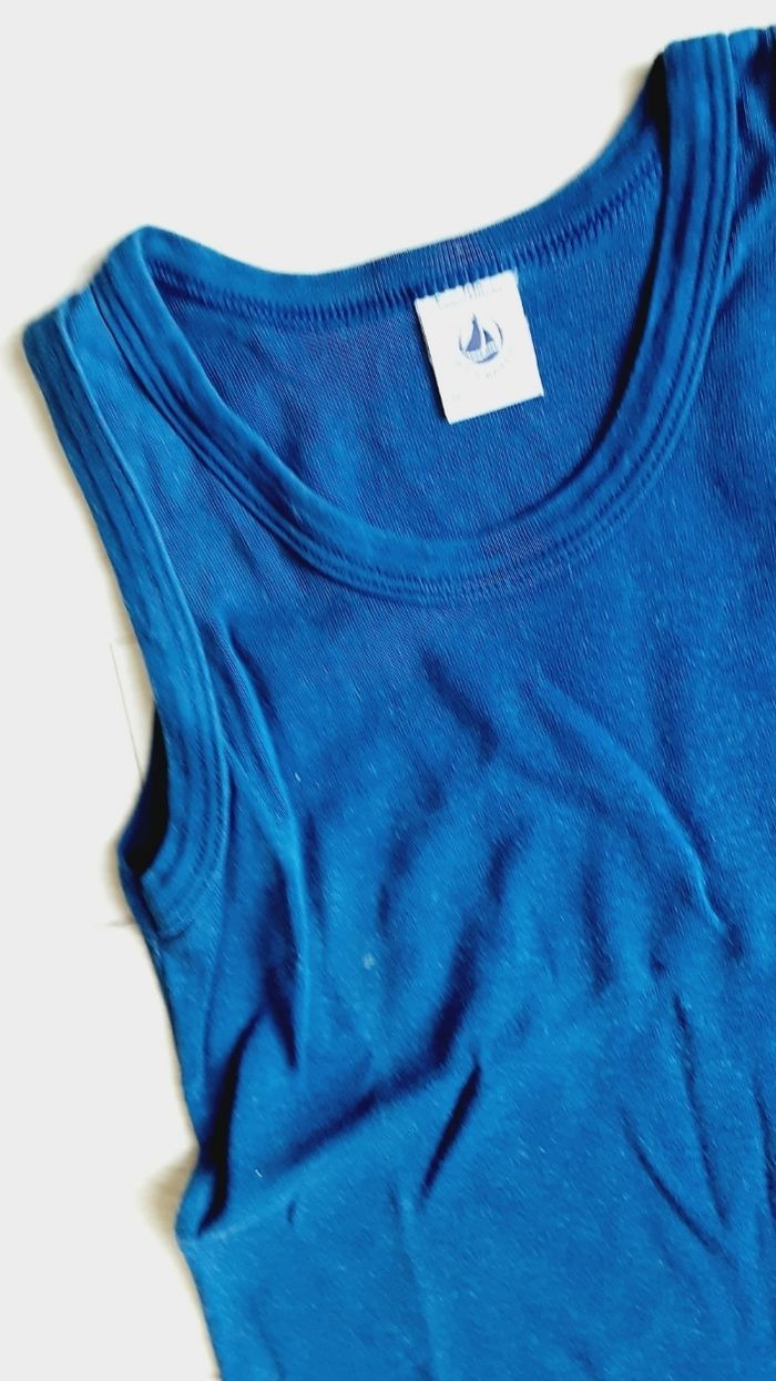 Vêtement garçon tee-shirt débardeur bleu marine Petit Bateau 5 ans - photo numéro 2