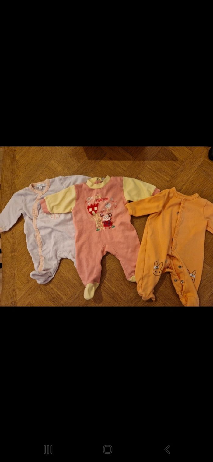 Lot de 11 pyjamas 1 mois