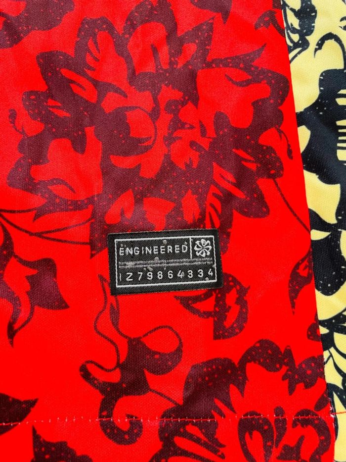 Maillot concept foot Portugal rouge fleurs taille S - photo numéro 7