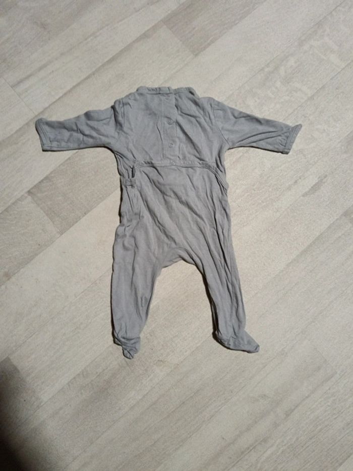 Pyjama fin - photo numéro 2