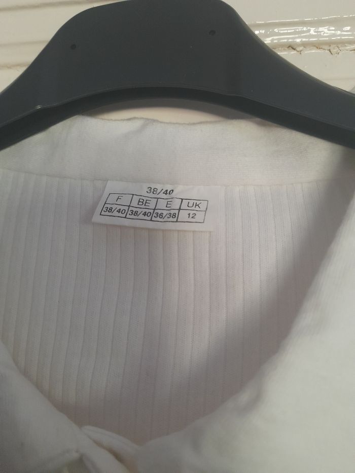 T-shirt blanc brodé, taille 38/40 - photo numéro 2