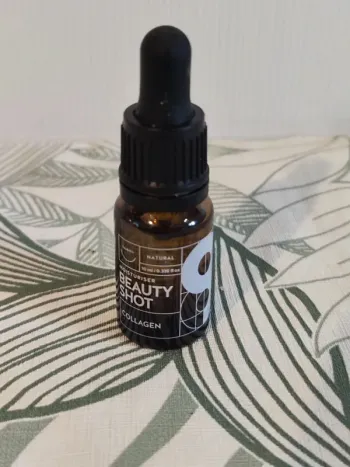 8 hydratant shot beauté collagene 10ml valeur 18€  à utiliser 12 mois après ouverture