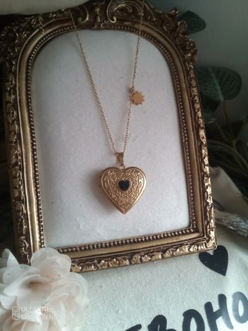 Collier médaillon ouvrable coeur et pierre onyx