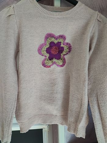 Pull rose fleur