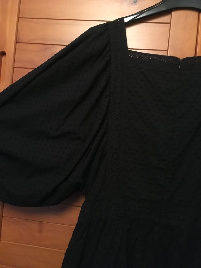 Robe noire - photo numéro 4