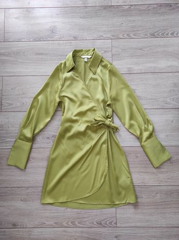 Robe portefeuille satinée H&M verte taille XS 34