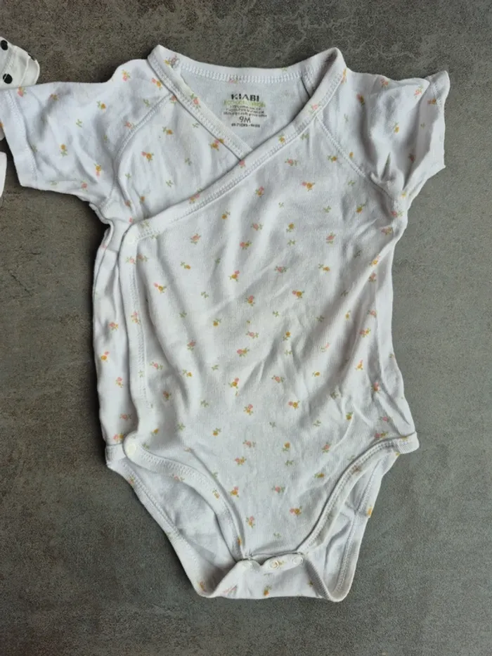 Lot de bodies 9 mois + 1 barboteuse - photo numéro 5