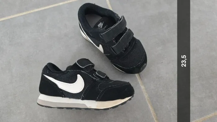 Basket nike noir et blanche