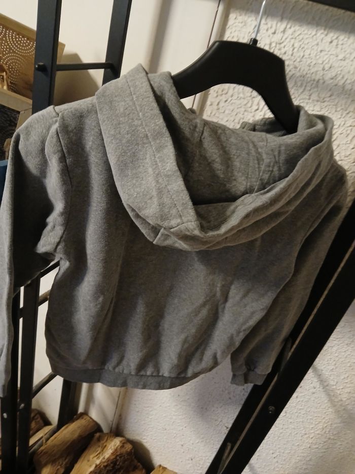 SWEAT ZIPPE GRIS KIABI - photo numéro 3