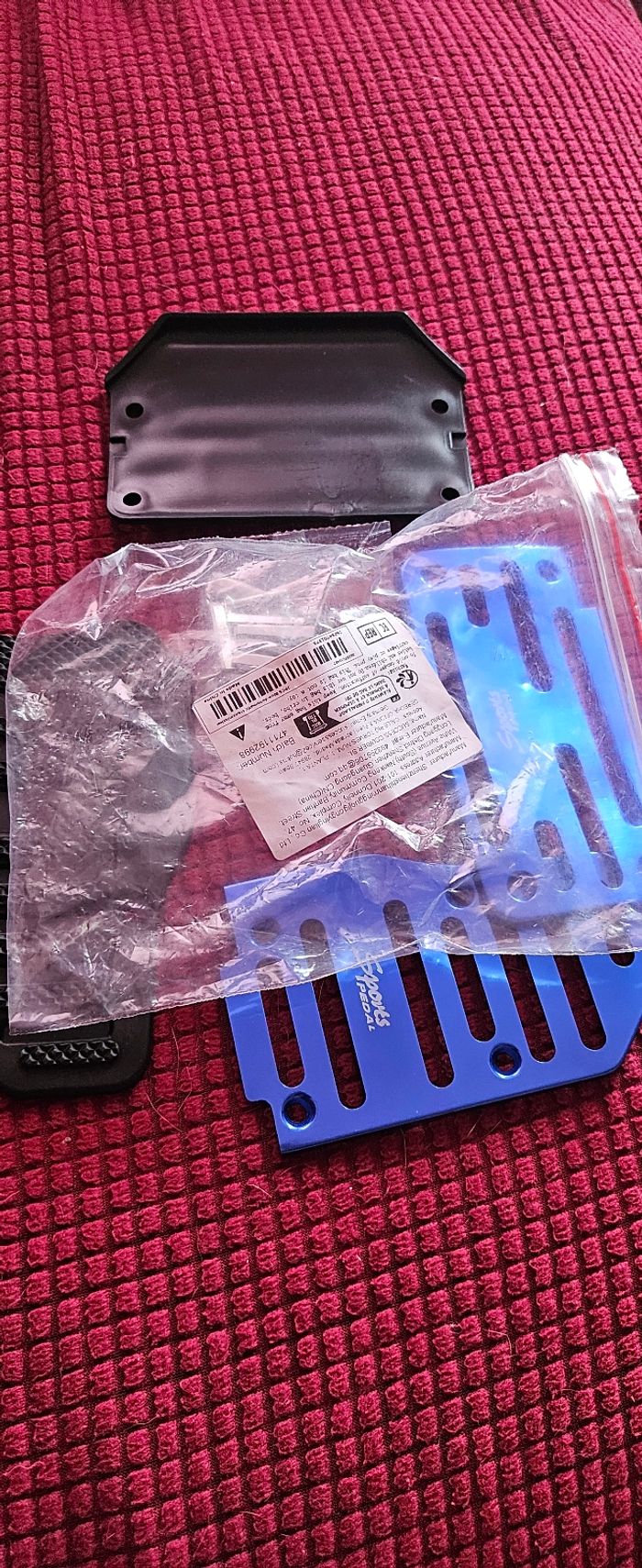 2 cache- pédales en alliage aluminium