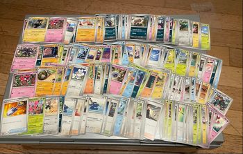 Lot 200 cartes Pokémon 