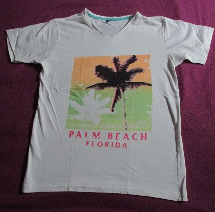 tshirt blanc taille M  mais plutôt S