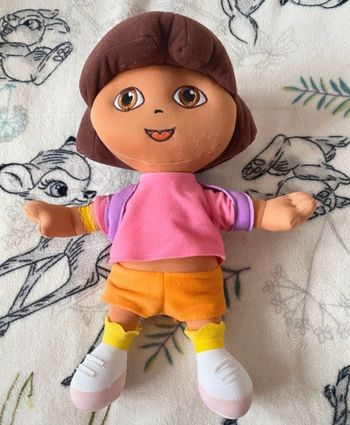 Peluche Dora.