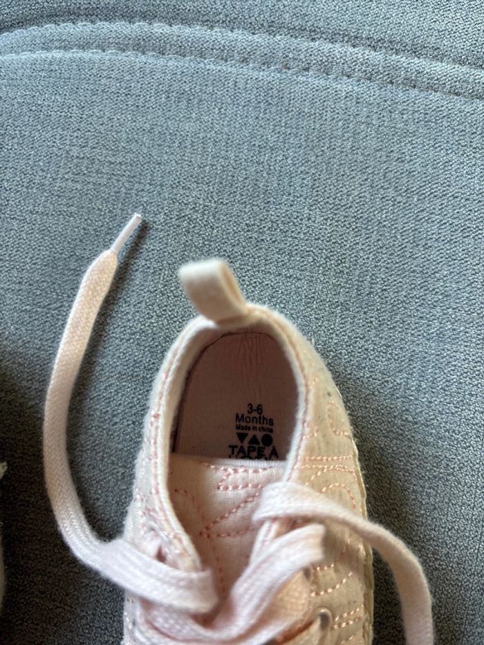 Petites chaussures fille 3/6moie - photo numéro 2