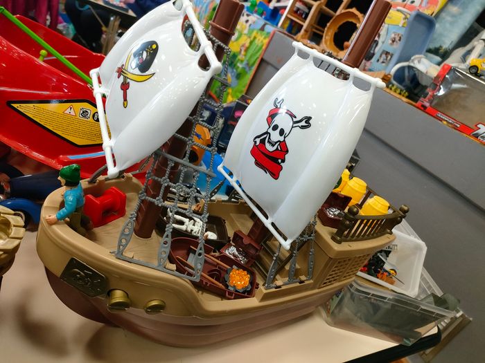 Lot bateau pirate et accessoires - photo numéro 2