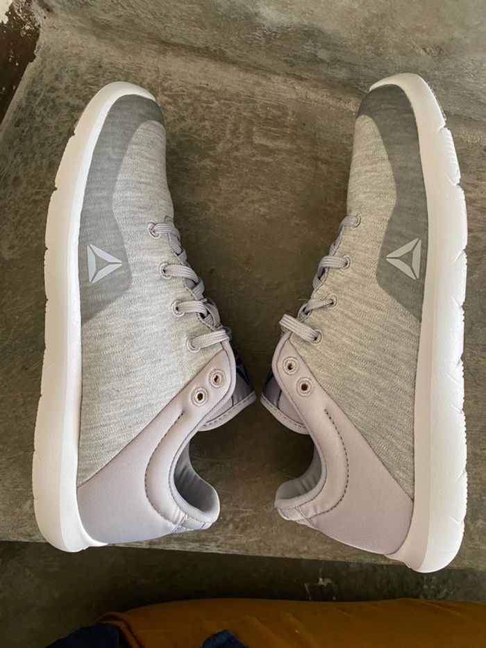 Baskets légères grise Reebok 36 - photo numéro 3