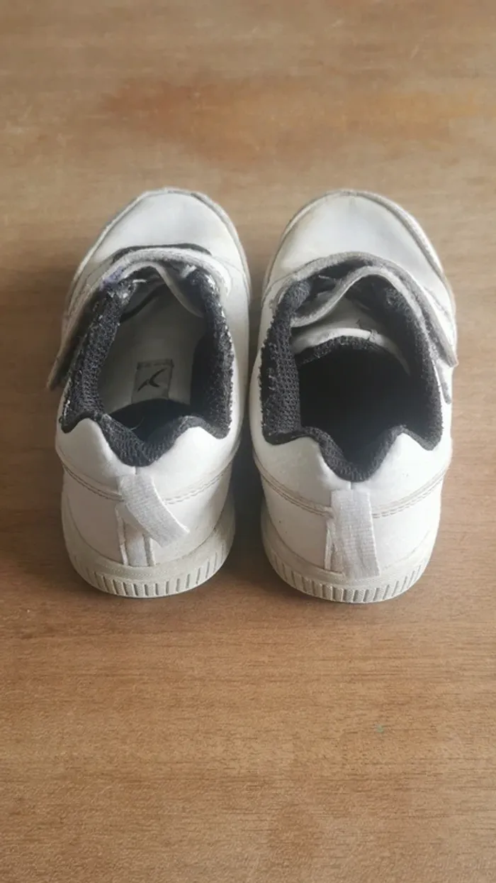 🌼Baskets enfant Decathlon T25 👟 scratch + lacets élastiques  pratique école  sport👟 - photo numéro 2