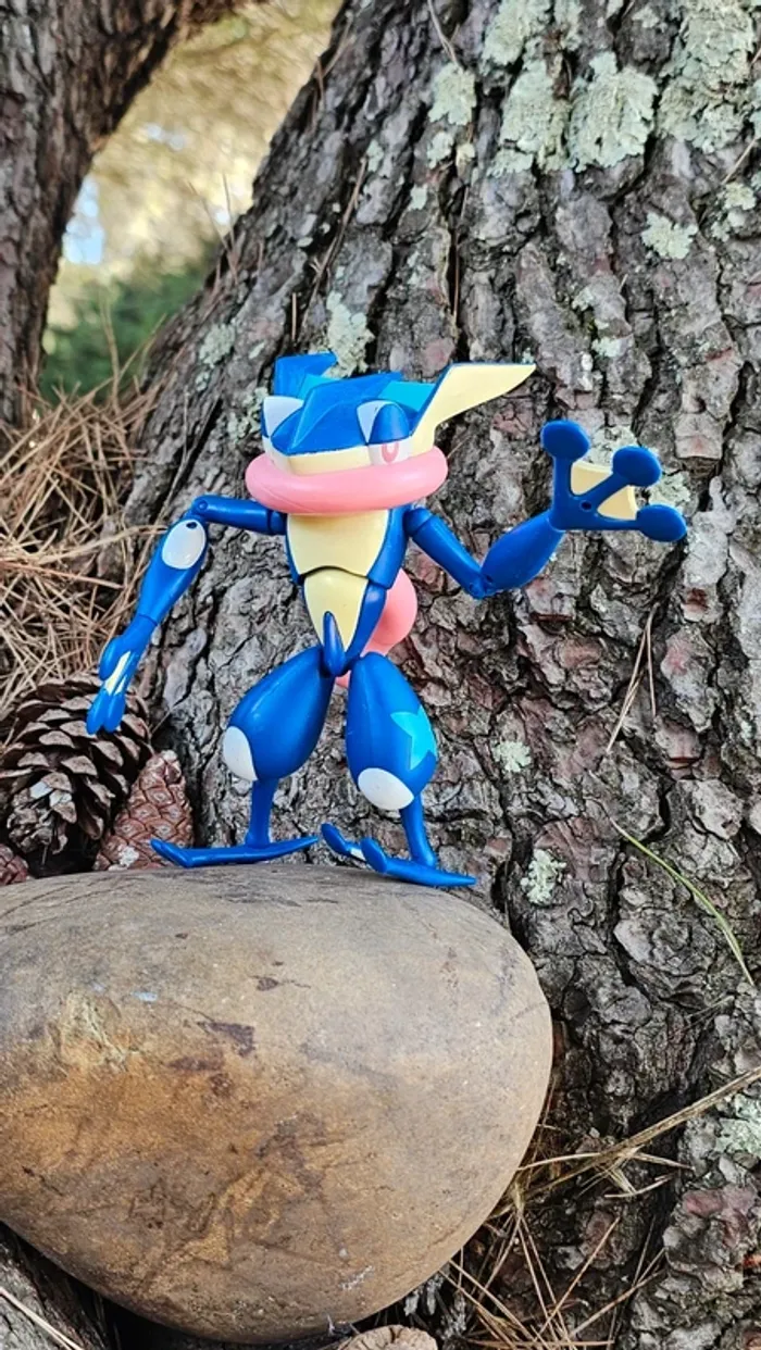 Super grande figurine Pokemon Nintendo Amphinobi - photo numéro 7