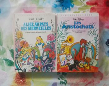 2 BIBLIOTHEQUE ROSE ALICE AU PAYS DES MERVEILLES et LES ARISTOCHATS