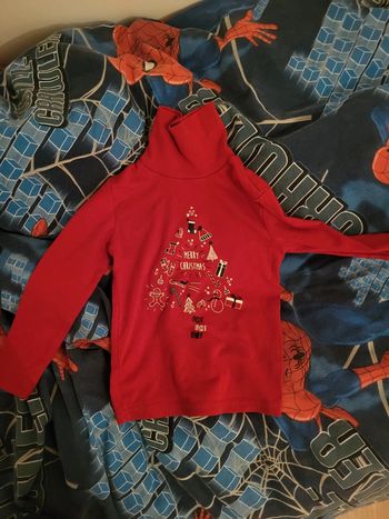 T shirt col roulé  noel neuf 4 ans