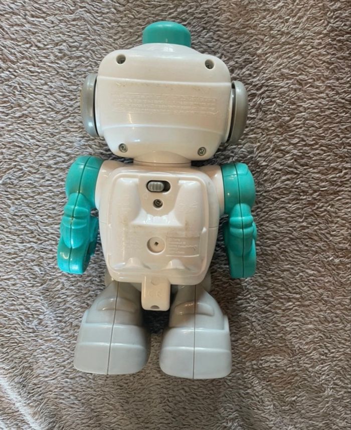 robot interactif articulé qui répète ce qu’on dit 🤖 - photo numéro 4