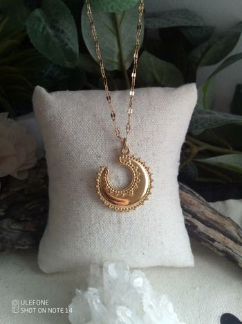 Collier lune orientale