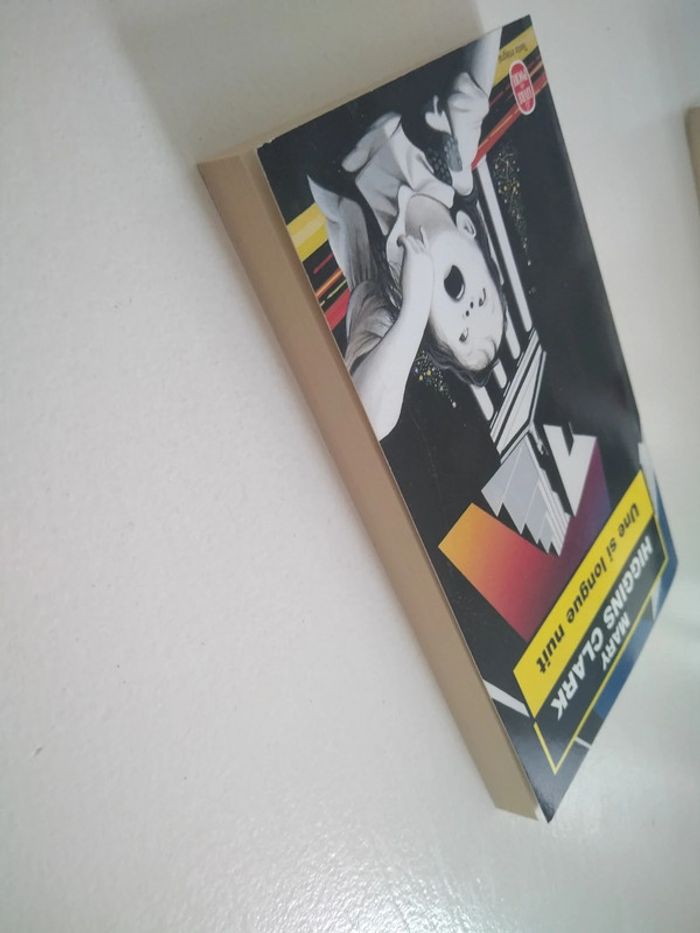 Livre - Une si longue nuit - Mary Higgins Clark - photo numéro 3