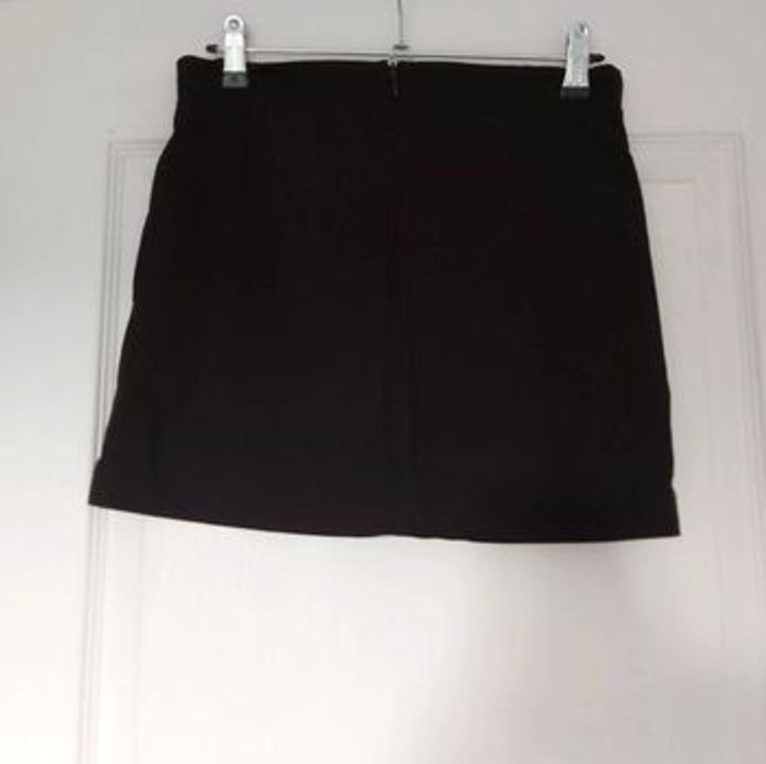 Jupe courte - photo numéro 3