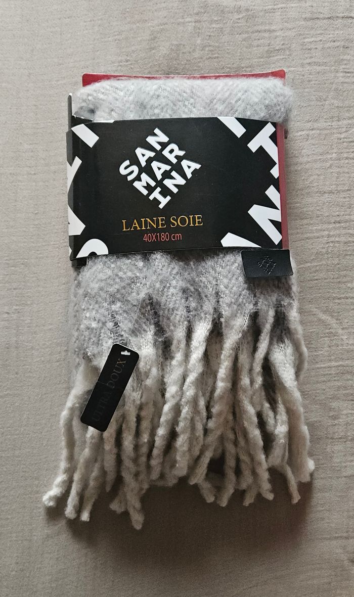 Écharpe/étole San Marina laine et soie grise chevron