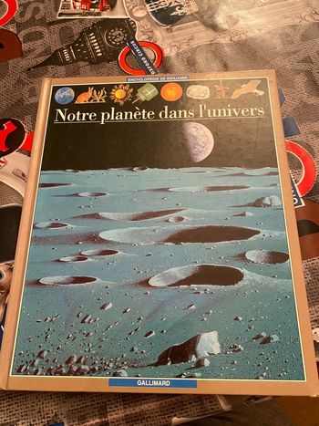 Encyclopédie  planète dans l univers
