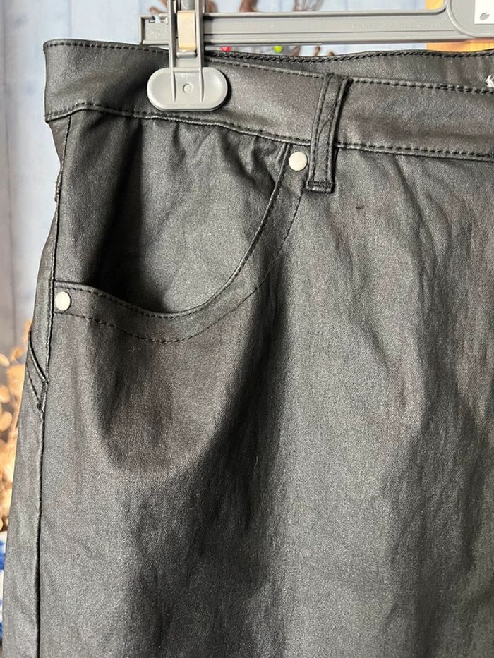 pantalon extensible effet cuir - photo numéro 2