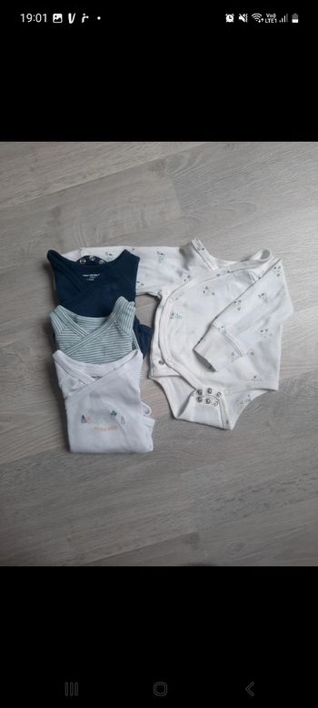 Lot de 4 bodies manches longues 1 mois