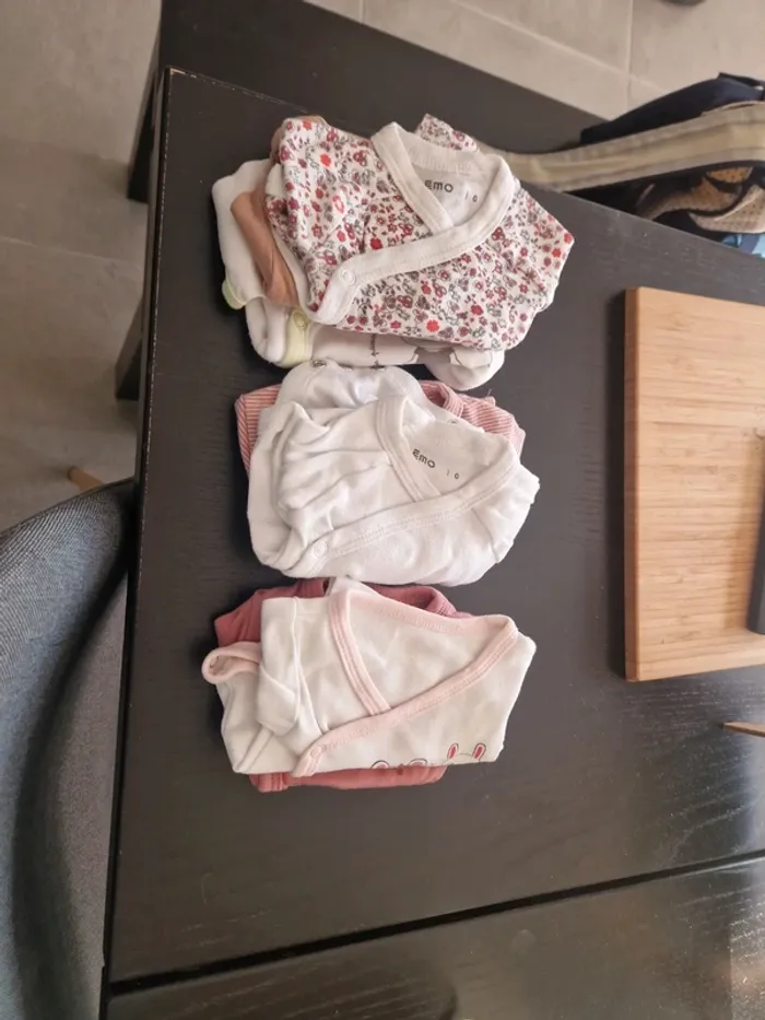 Lot vêtements naissance - photo numéro 4
