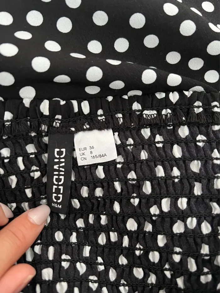 Robe babydoll manches longues noire à pois blancs H&M - photo numéro 12