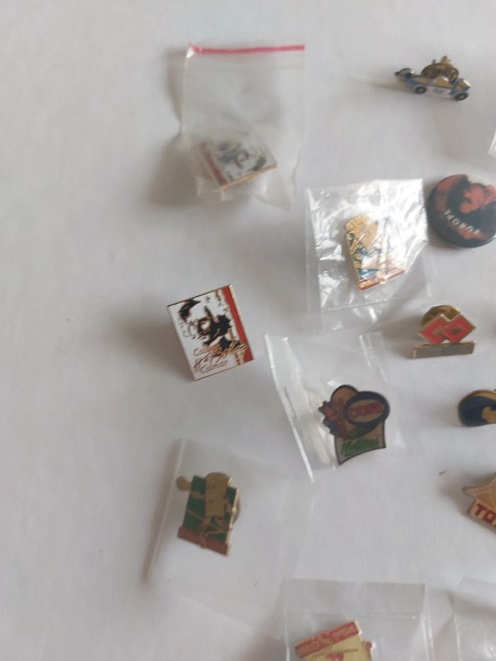 Lot de pin's - photo numéro 2