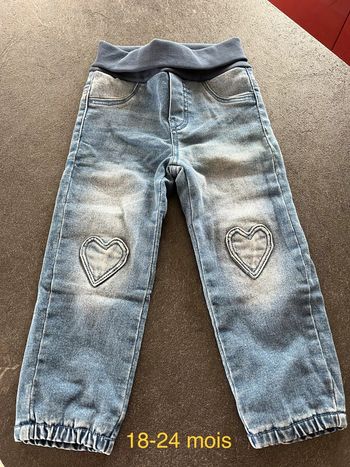 Jean 18/24 mois neuf