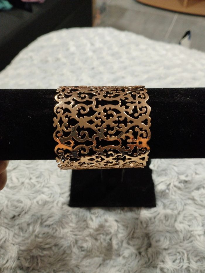 Bracelet manchette dorée - photo numéro 4