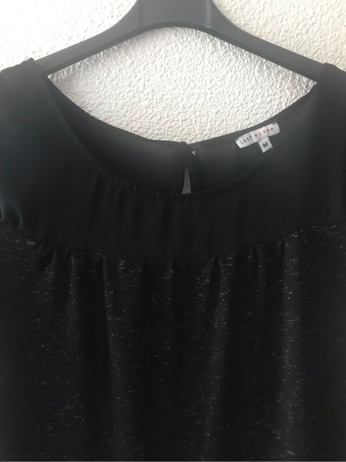 Tee shirt ou blouse légères paillettes argentées - photo numéro 4