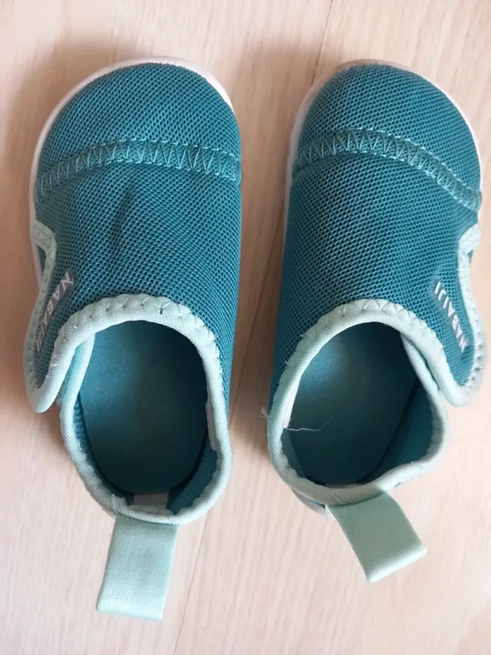 Chaussures d'eau bébé Décathlon taille 21 - photo numéro 2