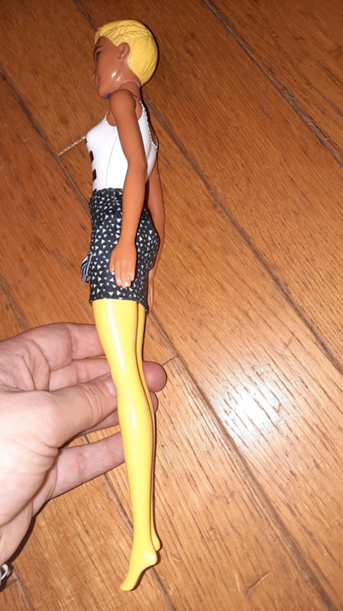 Barbie color reveal noire jaune - photo numéro 8