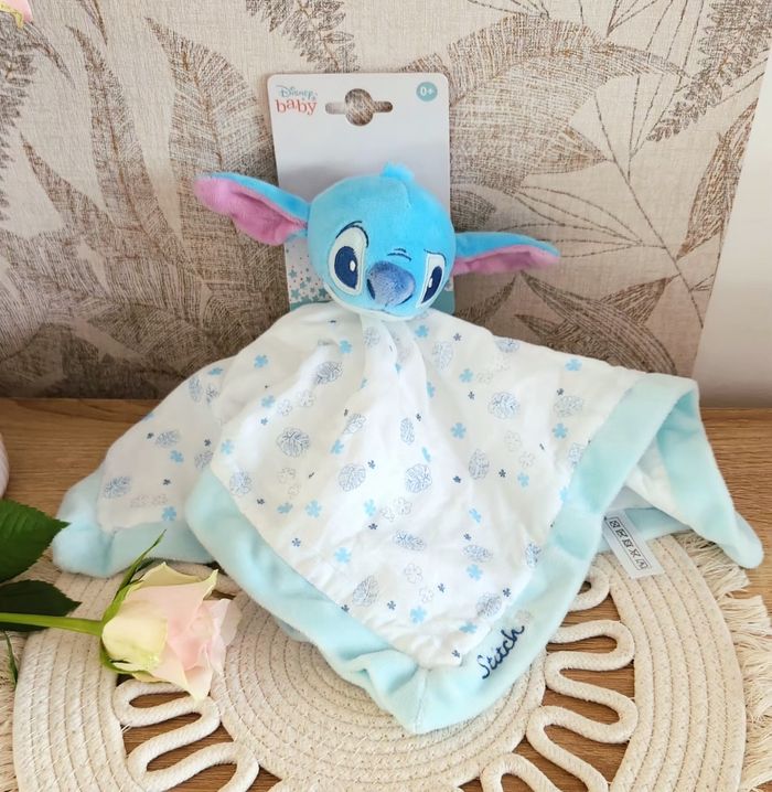 Doudou Lange Bébé Disney Stitch Bleu blanc neuf