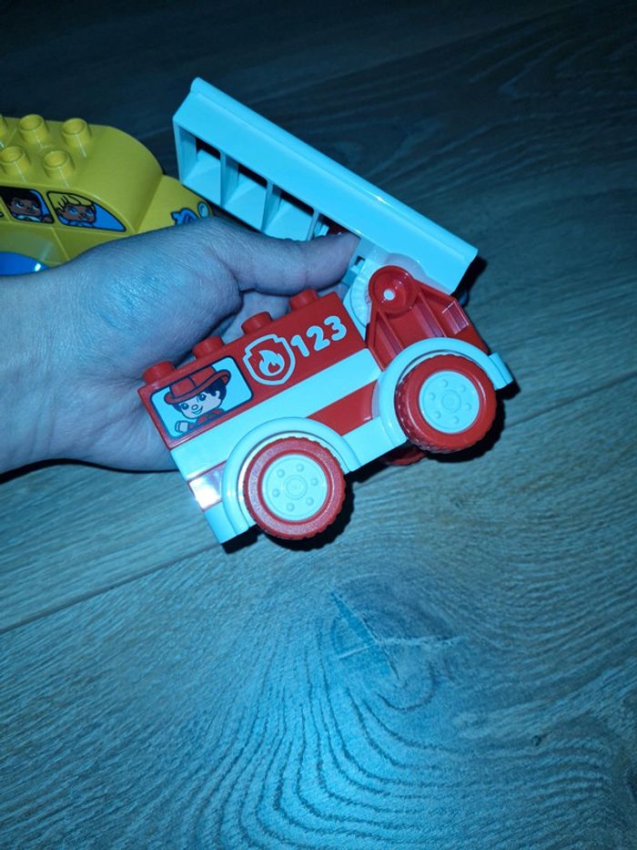Lot 2 voitures lego duplo - photo numéro 5
