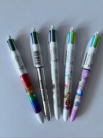 Lot 5 crayons BIC Disney