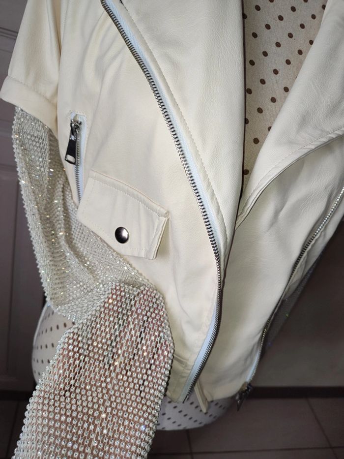 Veste simili cuir beige et strass - photo numéro 4