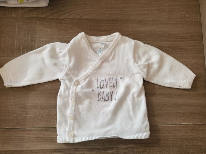 Lot de 3 gilets et 1 manteau bébé 1 mois - photo numéro 2
